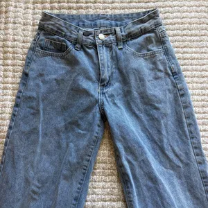 SHEIN light was wide leg high waisted jeans thumbnail 1