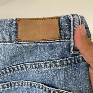 Tommy Hilfiger Vintage Boyfriend Denim Shorts 100% Cotton Blue Women's Size 8 thumbnail 6