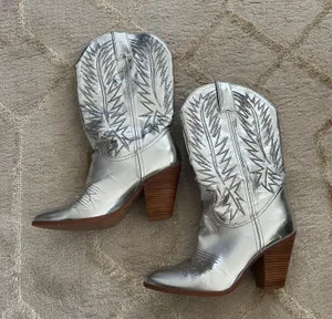 Silver Cowboy Boots Size 8 thumbnail 1