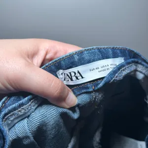 Zara Womens High Waisted Wide Leg Patch Pocket Jeans Blue Denim Size 8 cropped thumbnail 5