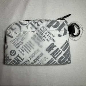 NWOT Lululemon Clippable Card Pouch in Manifesto Print Black and White thumbnail 2
