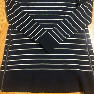 Banana Republic 100% Merino Wool Navy/White Striped Sweater NWT thumbnail 3