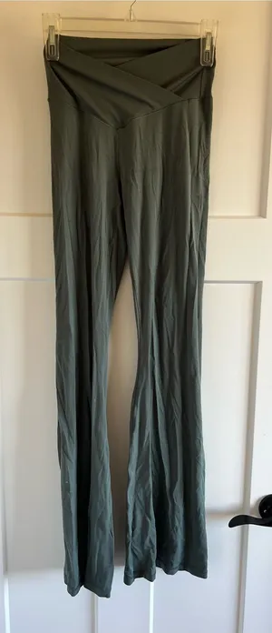 aerie Olive Wide-Leg Yoga Pants thumbnail 1