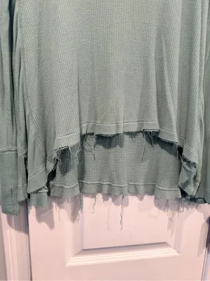 Free People We The Free Size XS Thermal Knit Top Sage Green Raw Hem Long Sleeve thumbnail 8