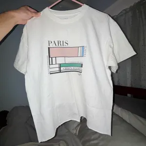 Brandy Melville tshirt thumbnail 1
