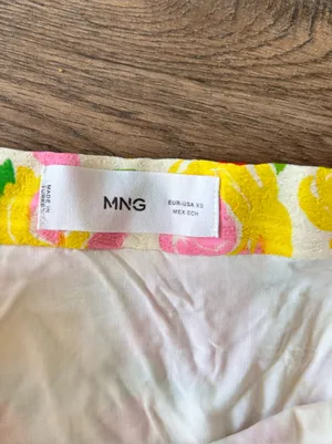 Mango |Floral Belted Mini Skirt - Cream with Multi-Colored Flowers sz XS thumbnail 5