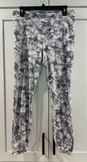 Athleta Salutation 7/8 Tights thumbnail 1