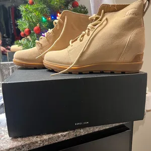 Sorel Light Brown Lace-Up Boots thumbnail 1