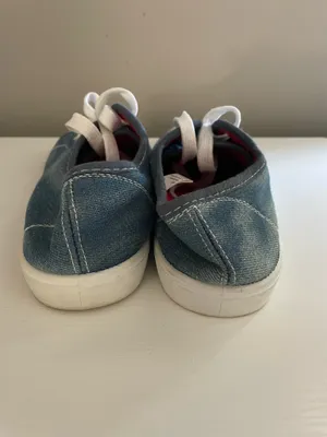 Woman’s blue and white sneakers size 9 thumbnail 3
