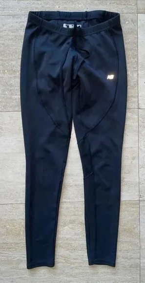 NEW BALANCE Black Capri Leggings S Womens‎ Workout Spandex Mesh Back thumbnail 1