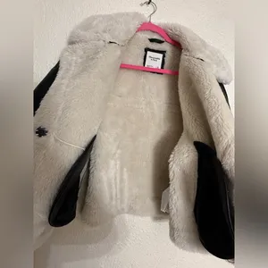 Abercrombie & Fitch Cropped Vegan Leather Sherpa Jacket size M oversized fit thumbnail 9