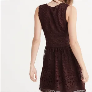 Abercrombie‎ & Fitch Burgundy Crochet Sleeveless V-Neck Spring Dress Size 2 thumbnail 3