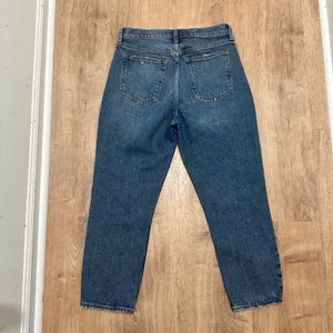 ABERCROMBIE & FITCH | The Mom High Rise Button Fly Distressed‎ Jeans, Size 29/8 thumbnail 2