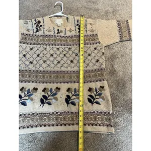 Womens vintage-hand-embroidered beige sweater floral &‎ geometric M flaws thumbnail 7