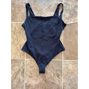 Skims Fits Everybody Square Neck Bodysuit Onyx Size Large thumbnail 6
