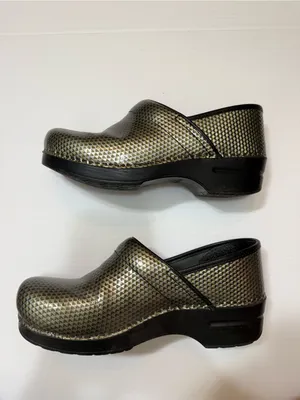 Dansko Patent Geometric Embossed Professional Clogs Shoes Green Nursing Size 10 thumbnail 6