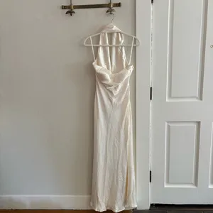 NWT Selfie Leslie Damsel Reverse Halter Maxi Dress Oyster thumbnail 5