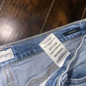 Silver Borebank light wash holey wide leg distressed 31 jeans thumbnail 2