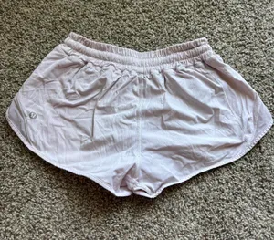 pink lululemon hotty hot shorts size 4 mid rise regular 2.5 inch inseam thumbnail 3