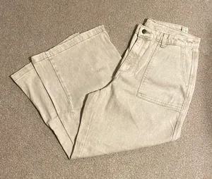 Universal Threads NWOT Cream Baggy Flare Cropped Denim Jeans thumbnail 1