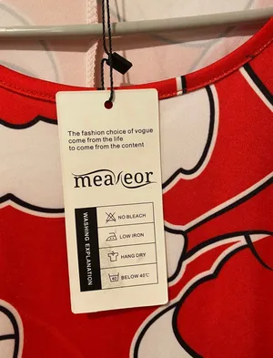 Boutique Meaneor Santa Hats Holiday Long Sleeve Christmas Dress in Red/White - Large NWT thumbnail 9