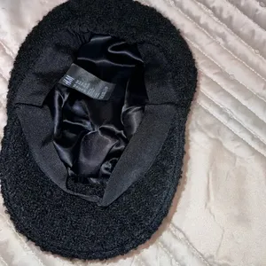 H&M Chic Black Tweed Cap-Xs/s thumbnail 2