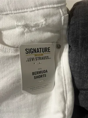 Levi's Signature by Levi Strauss White Women's Jean Shorts thumbnail 2