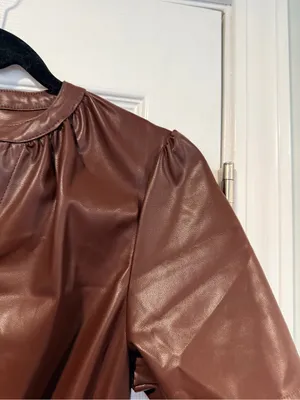 NWT Vigoss Size S Brown Faux Leather Mini Dress Puff Sleeve Smocked Waist V Neck thumbnail 4