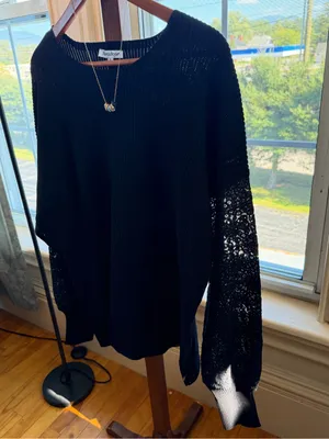 Black Lace-Sleeve Women's Sweater thumbnail 4