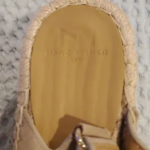 Marc Fisher Beige Gandy Platform Espadrille Sandal, Size 9 M US thumbnail 3