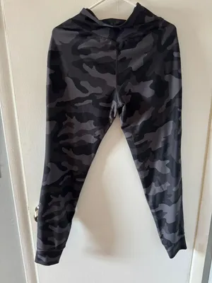 Old Navy Active Camo Joggers thumbnail 2