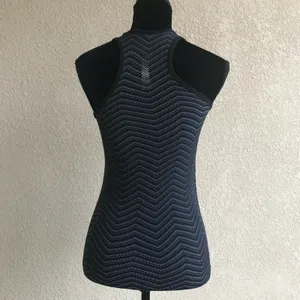 Athleta Womens Tank Top Size XS Black Gray Finish‎ Fast Chevron Print Ruched thumbnail 3