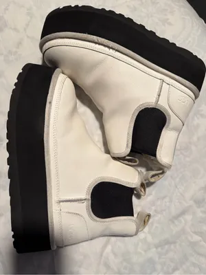 UGG White Leather Platform Chelsea Boots with Black Elastic size 8 thumbnail 4