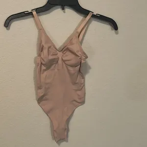 NWOT SKIMS (B11) Sculpting Thong Bodysuit new Shapewear S/M thumbnail 3