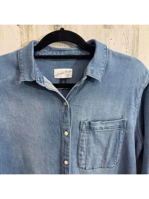 Universal Threads Women’s Small Blue Denim Button Down Shirt Long Sleeve thumbnail 10