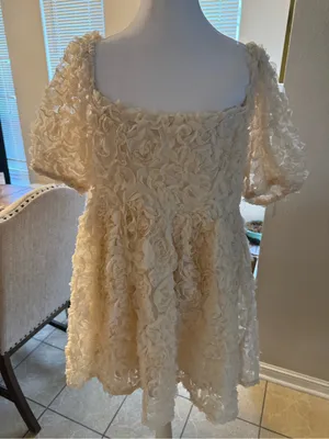 New Le Lis ivory rosette boutique dress thumbnail 1