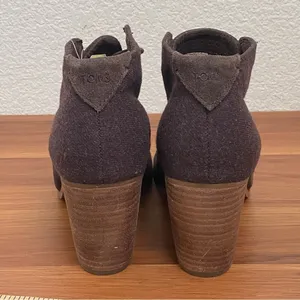 TOMS Women’s Lunata Chocolate Brown Suede/Wool Lace Up Booties Size 8 NWT thumbnail 4