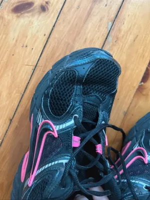 Nike v5 nr in the black and pink 8.5 sneakers thumbnail 8