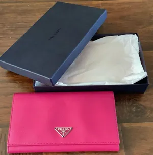 NICE PRADA SAFIANO LEATHER WALLET 🌷🌷🌷 thumbnail 1