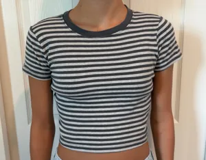 Hollister Baby Tee thumbnail 1