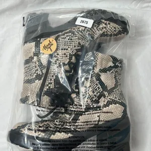 Marc Fisher Laboni Snake Print Lace-Up With Side Zip Combat Boots Womens 7.5 thumbnail 12