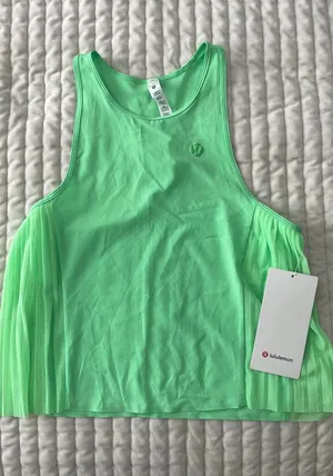Lululemon Side Pleats Tennis Tank Green size 0 thumbnail 1