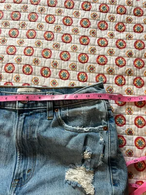 Abercrombie & Fitch High Rise Mom Jean Shorts size 8 / 29 thumbnail 4