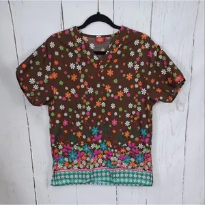 ‼️final must bundle‼️ Dickies Womens Brown Floral Scrub Top Hearts Flowers thumbnail 1