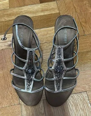 Heels thumbnail 1