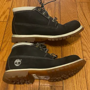 Timberland Women's Nellie Double‎ Black Nubuck Mid Boots 23312 Size 8.5 thumbnail 1