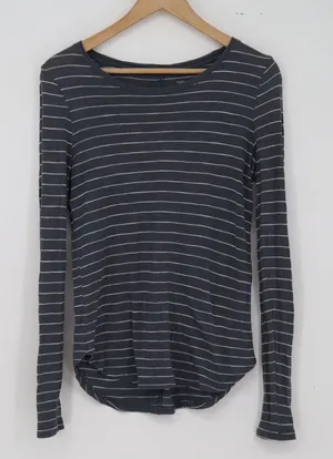 Banana Republic Tee Womens XS Malibu Navy Blue Striped Long Sleeve Excellent thumbnail 1
