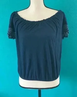 ⭐️ American eagle dark blue top in size medium thumbnail 1