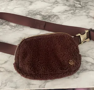 Lululemon Belt Bag thumbnail 2