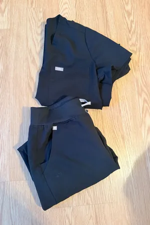 FIGS Zamora Jogger Scrub Pant & Catarina Top thumbnail 1